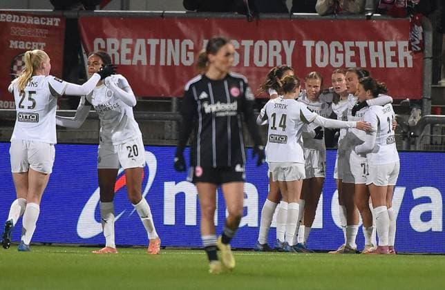 20 11 2025, xhbx, Football UEFA Women EuropaCup, Eintracht Frankfurt Women PSV Eindhoven v l Torjubel, Goal celebration, celebrate the goal 0 1 by Liz Rijsbergen PSV Endhoven DFL DFB REGULATIONS PROHIBIT ANY USE OF PHOTOGRAPHS as IMAGE SEQUENCES and or QUASI VIDEO Frankfurt