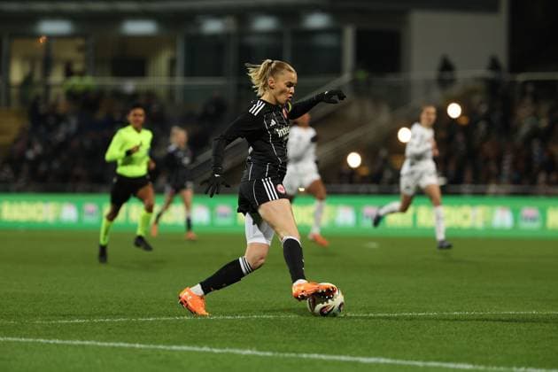 2025 11 20 xJFx Qualifying round UEFA Women™s Europa Cup 2025 2026 Round of 16 second leg Eintracht Frankfurt PSV Eindhoven v l , Laura Freigang Eintracht Frankfurt in action, in action, DFL DFB REGULATIONS PROHIBIT ANY USE OF PHOTOGRAPHS as IMAGE SEQUENCES and or QUASI VIDEO Copyright: JoaquimxFerreira