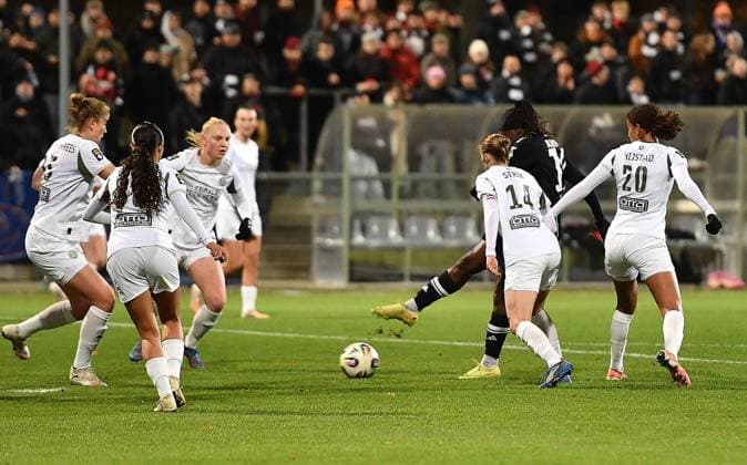 20 11 2025, xhbx, Football UEFA Women EuropaCup, Eintracht Frankfurt Women PSV Eindhoven v l Goal scored, Goal to 1 1 by Nicole Anyomi Eintracht Frankfurt Women DFL DFB REGULATIONS PROHIBIT ANY USE OF PHOTOGRAPHS as IMAGE SEQUENCES and or QUASI VIDEO Frankfurt