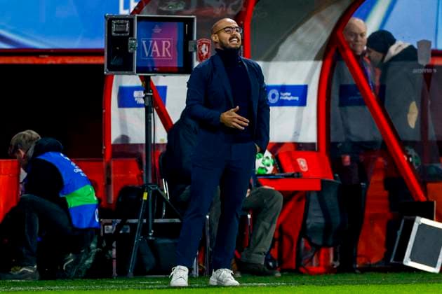 head coach Victor Martin of Atletico Madrid gestures FC Twente v Club Atletico de Madrid, UEFA Women s Champions League 2025 26 League Phase MD4, FC Twente v Club Atletico de Madrid, FC Twente Stadion, November 20, 2025, Enschede, Netherlands.