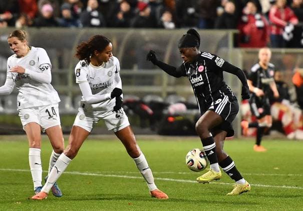 20 11 2025, xhbx, Football UEFA Women EuropaCup, Eintracht Frankfurt Women PSV Eindhoven v l Laura Strik PSV Endhoven , Nina Nijstad PSV Endhoven , Nicole Anyomi Eintracht Frankfurt Women DFL DFB REGULATIONS PROHIBIT ANY USE OF PHOTOGRAPHS as IMAGE SEQUENCES and or QUASI VIDEO Frankfurt