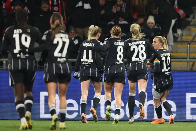 2025 11 20 xJFx Qualifying round UEFA Women™s Europa Cup 2025 2026 Round of 16 second leg Eintracht Frankfurt PSV Eindhoven v l , Goal celebration, celebrate the goal um Laura Freigang Eintracht Frankfurt DFL DFB REGULATIONS PROHIBIT ANY USE OF PHOTOGRAPHS as IMAGE SEQUENCES and or QUASI VIDEO Copyright: JoaquimxFerreira
