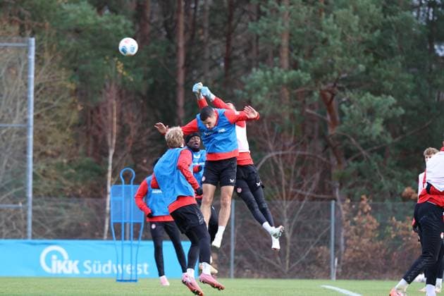 20 11 2025, xrekx, Football 2 Bundesliga, 1 FC Kaiserslautern Training v l Ivan Prtajin 1 FC Kaiserslautern Avdo Spahic 1 FC Kaiserslautern DFL DFB REGULATIONS PROHIBIT ANY USE OF PHOTOGRAPHS as IMAGE SEQUENCES and or QUASI VIDEO Kaiserslautern