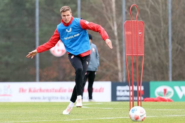 20 11 2025, xrekx, Football 2 Bundesliga, 1 FC Kaiserslautern Training v l Fabian Kunze 1 FC Kaiserslautern DFL DFB REGULATIONS PROHIBIT ANY USE OF PHOTOGRAPHS as IMAGE SEQUENCES and or QUASI VIDEO Kaiserslautern