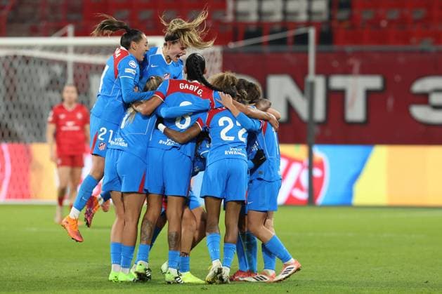 Julia Bartel of Atletico Madrid celebrates after scoring the goal with his team mates during the match FC Twente Enschede vs Atletico de Madrid at the Stadium the Grolsch Veste for the Champions League women season 2025 2026 in ENSCHEDE, Netherlands on 20 november 2025, photo by Peter Lous EYE4images DeFodi Images