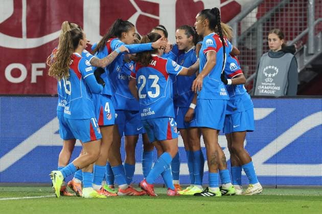 Amaiur Sarriegi of Atletico Madrid celebrates after scoring the goal with his team mates during the match FC Twente Enschede vs Atletico de Madrid at the Stadium the Grolsch Veste for the Champions League women season 2025 2026 in ENSCHEDE, Netherlands on 20 november 2025, photo by Peter Lous EYE4images DeFodi Images