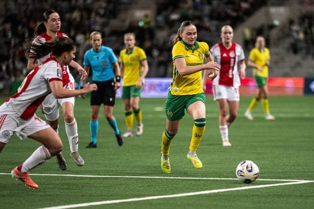 251120 Vilde Hasund of Hammarby during the UEFA Women s Europa Cup football match between Hammarby and Ajax on November 20, 2025 in Stockholm Photo Emma Wallskog BILDBYRAN COP 320 EW0590 fotboll football soccer fotball europa cup hammarby ajax uefa womens europa cup dam bbeng  Copyright: EMMAxWALLSKOG BB251120EW040