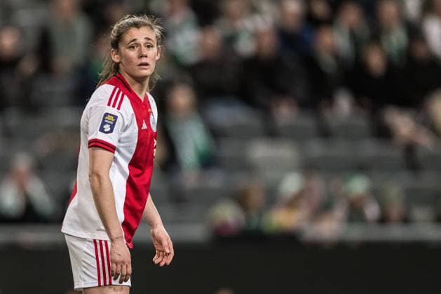 251120 Joelle Smits of Ajax during the UEFA Women s Europa Cup football match between Hammarby and Ajax on November 20, 2025 in Stockholm Photo Emma Wallskog BILDBYRAN COP 320 EW0590 fotboll football soccer fotball europa cup hammarby ajax uefa womens europa cup dam bbeng  Copyright: EMMAxWALLSKOG BB251120EW041