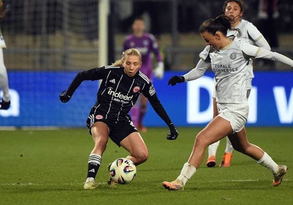 20 11 2025, xhbx, Football UEFA Women EuropaCup, Eintracht Frankfurt Women PSV Eindhoven v l Elisa Senß Eintracht Frankfurt Women DFL DFB REGULATIONS PROHIBIT ANY USE OF PHOTOGRAPHS as IMAGE SEQUENCES and or QUASI VIDEO Frankfurt