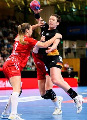Handball, womens national match Switzerland Germany from left in duel Kerstin Kündig Kuendig Switzerland and Alina Grijseels Germany St Gallen Kreuzbleiche Switzerland