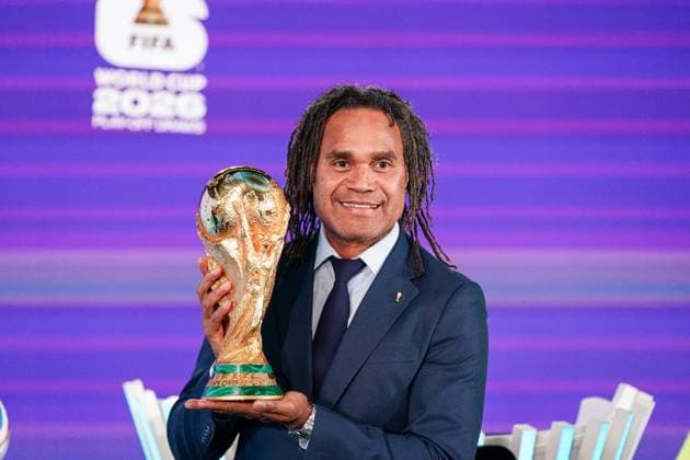 Soccer FIFA World Cup Qualification Europe 2025 26 Playoff Draw Home of FIFA Zurich, Switzerland Christian Karembeu FIFA Legend with World Cup Trophy, Cup Zurich Canton Zurich Switzerland Copyright: xJOERANxSTEINSIEKx
