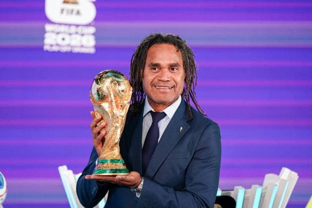 Soccer FIFA World Cup Qualification Europe 2025 26 Playoff Draw Home of FIFA Zurich, Switzerland Christian Karembeu FIFA Legend with World Cup Trophy, Cup Zurich Canton Zurich Switzerland Copyright: xJOERANxSTEINSIEKx
