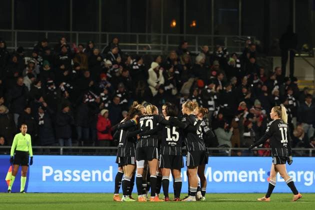 2025 11 20 xJFx Qualifying round UEFA Women™s Europa Cup 2025 2026 Round of 16 second leg Eintracht Frankfurt PSV Eindhoven v l , Eintracht Frankfurt Torjubel, Goal celebration, celebrate the goal DFL DFB REGULATIONS PROHIBIT ANY USE OF PHOTOGRAPHS as IMAGE SEQUENCES and or QUASI VIDEO Copyright: JoaquimxFerreira