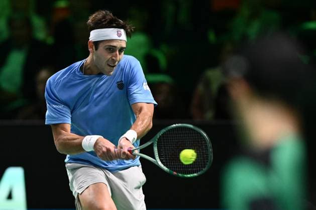 Tomas Martin Etcheverry of Argentina in action during the Davis Cup Quarter-Final match between Tomas Martin Etcheverry of Argentina and Jan-Lennard Struff of Germany at Supertennis Arena - Bolognafiere on November 20, 2025 in Bologna, Italy  Copyright: xDomenicoxCippitelli IPAxSportx xipa-agency.netx xx IPA_68180448 IPA_Agency_IPA68180448