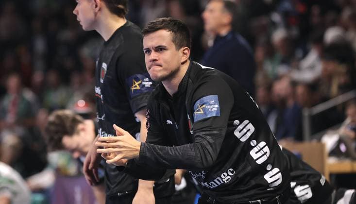 Tim Freihöfer cheers on Action Upper Body Sport Handball CL Champions League Champions League Men 8 Matchday Season 2025 2026 20 11 2025 Füchse Berlin vs Sporting CP Lisbon LCP in the Max Schmeling Halle