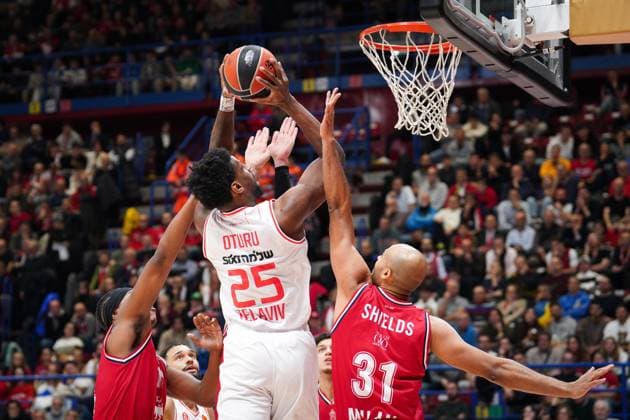 EA7 Emporio Armani Milano vs. Hapoel IBI Tel Aviv Elenco, nella foto Dan Oturu (Hapoel IBI Tel Aviv Elenco) during Olimpia Milano vs Hapoel Tel Aviv, Basketball Euroleague match in Assago (MI), Italy, November 20 2025  Copyright: xSimonexLucarelli IPAxSportx xipa-agency.netx xx IPA_68180822 IPA_Agency_IPA68180822