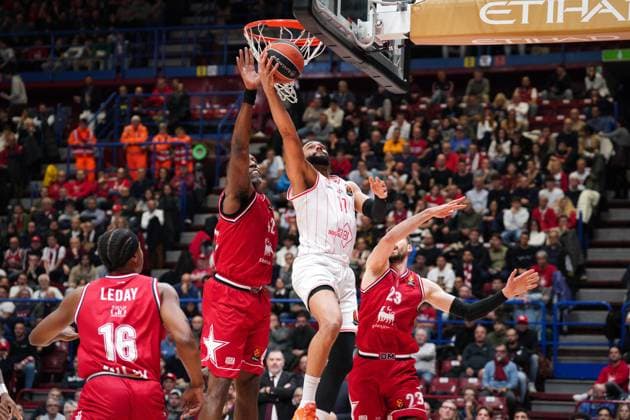 EA7 Emporio Armani Milano vs. Hapoel IBI Tel Aviv Elenco, nella foto Tyler Ennis (Hapoel IBI Tel Aviv Elenco) during Olimpia Milano vs Hapoel Tel Aviv, Basketball Euroleague match in Assago (MI), Italy, November 20 2025  Copyright: xSimonexLucarelli IPAxSportx xipa-agency.netx xx IPA_68180828 IPA_Agency_IPA68180828