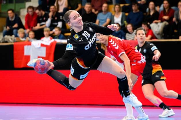 Handball, womens national match Switzerland Germany Nieke Kühne Kuehne Germany St Gallen Kreuzbleiche Switzerland
