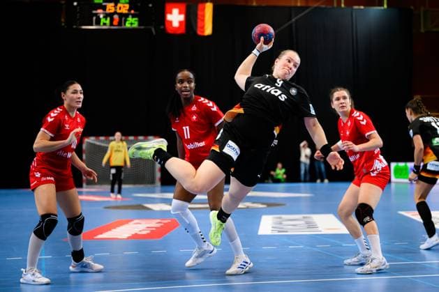 Handball, womens national match Switzerland Germany from left Daphne Gautschi Switzerland , Clairebel Coker Switzerland , Lisa Antl Germany St Gallen Kreuzbleiche Switzerland