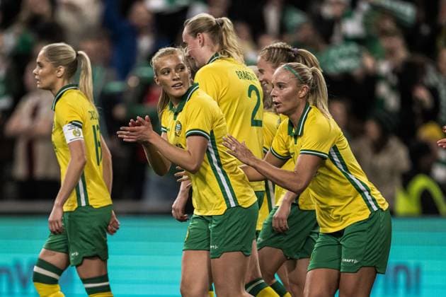251120 Smilla Holmberg of Hammarby celebrates after 2 1 during the UEFA Women s Europa Cup football match between Hammarby and Ajax on November 20, 2025 in Stockholm Photo Emma Wallskog BILDBYRAN COP 320 EW0590 fotboll football soccer fotball europa cup hammarby ajax uefa womens europa cup dam bbeng jubel celebrates  Copyright: EMMAxWALLSKOG BB251120EW076