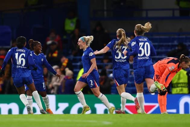 London, England, 20th November 2025. Ellie Carpenter (C) of Chelsea celebrates after scoring the opening goal during the Chelsea Women vs Barcelona Women UEFA Womens Champions League match at Stamford Bridge, London. Picture credit should read: Paul Terry Sportimage EDITORIAL USE ONLY. No use with unauthorised audio, video, data, fixture lists, club league logos or live services. Online in-match use limited to 120 images, no video emulation. No use in betting, games or single club league player publications. SPI_017_PT_Chelsea_w_Barcelona_w SPI-4300-0017