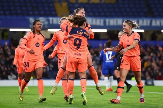 London, England, 20th November 2025. Ewa Pajor of Barcelona celebrates with ClÃ udia Pina of Barcelona after scoring to make it 1-1 during the Chelsea Women vs Barcelona Women UEFA Womens Champions League match at Stamford Bridge, London. Picture credit should read: Paul Terry Sportimage EDITORIAL USE ONLY. No use with unauthorised audio, video, data, fixture lists, club league logos or live services. Online in-match use limited to 120 images, no video emulation. No use in betting, games or single club league player publications. SPI_021_PT_Chelsea_w_Barcelona_w SPI-4300-0021