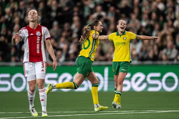 251120 Vilde Hasund of Hammarby celebrates after 3 1 during the UEFA Women s Europa Cup football match between Hammarby and Ajax on November 20, 2025 in Stockholm Photo Emma Wallskog BILDBYRAN COP 320 EW0590 fotboll football soccer fotball europa cup hammarby ajax uefa womens europa cup dam bbeng jubel  Copyright: EMMAxWALLSKOG BB251120EW099