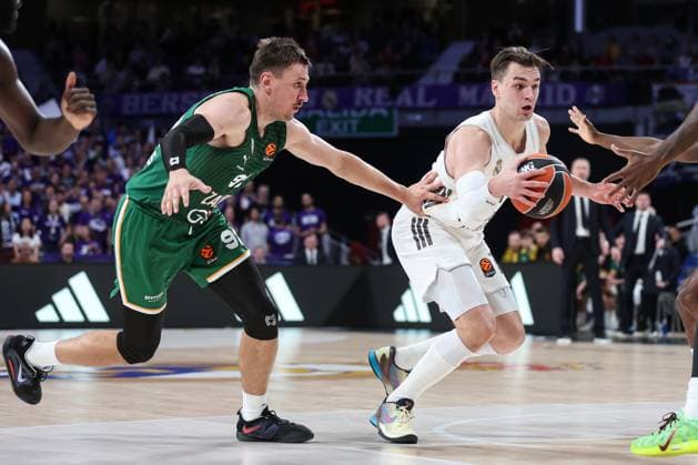 November 20, 2025, Madrid, Madrid, SPAIN: Edgaras Ulanovas of Zalgiris Kaunas and Mario Hezonja of Real Madrid in action during the Turkish Airlines EuroLeague Regular Season Round 12 match between Real Madrid and Zalgiris Kaunas at Movistar Arena on November 20, 2025 in Madrid, Spain. Madrid SPAIN - ZUMAa181 20251120_zaa_a181_123 Copyright: xIrinaxR.xHipolitox