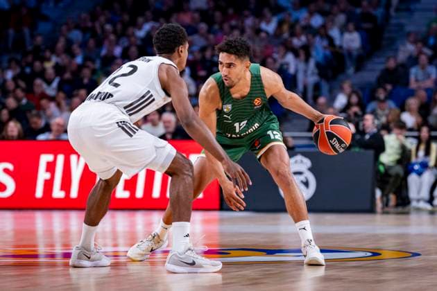 Real Madrid v Zalgiris Kaunas - Euroleague 2025 2026 Maodo Lo (R) of Zalgiris Kaunas is in action with the ball during the EuroLeague Regular Season Round 12 match between Real Madrid and Zalgiris Kaunas at Movistar Arena on November 20, 2025 in Madrid, Spain. Madrid Movistar Arena Madrid Spain Copyright: xAlbertoxGardinx AGardin_20251120_Basket_Euro_ReaMad_Zal_0332