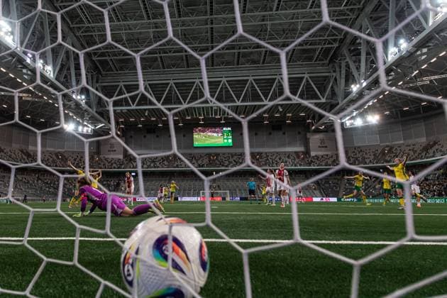 251120 Vilde Hasund of Hammarby celebrates after 3 1 during the UEFA Women s Europa Cup football match between Hammarby and Ajax on November 20, 2025 in Stockholm Photo Emma Wallskog BILDBYRAN COP 320 EW0590 fotboll football soccer fotball europa cup hammarby ajax uefa womens europa cup dam bbeng jubel  Copyright: EMMAxWALLSKOG BB251120EW119