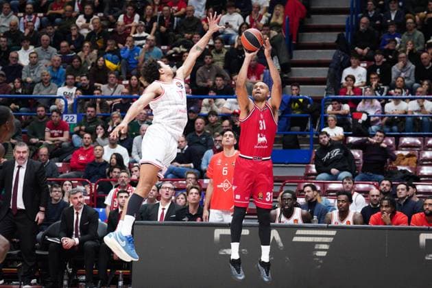 EA7 Emporio Armani Milano vs. Hapoel IBI Tel Aviv Elenco, nella foto Shavon Shields (EA7 Emporio Armani Milano) during Olimpia Milano vs Hapoel Tel Aviv, Basketball Euroleague match in Assago (MI), Italy, November 20 2025  Copyright: xSimonexLucarelli IPAxSportx xipa-agency.netx xx IPA_68183215 IPA_Agency_IPA68183215