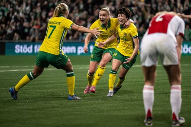 251120 Asato Miyagawa of Hammarby celebrates with Stina Lennartsson and Anna Josendal after 1 1 during the UEFA Women s Europa Cup football match between Hammarby and Ajax on November 20, 2025 in Stockholm Photo Emma Wallskog BILDBYRAN COP 320 EW0590 fotboll football soccer fotball europa cup hammarby ajax uefa womens europa cup dam bbeng jubel  Copyright: EMMAxWALLSKOG BB251120EW120