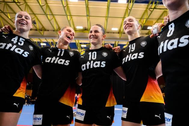 Handball, Womens national match Switzerland Germany v li Jolina Huhnstock Germany , Xenia Smits Germany , Mareike Thomaier Germany , Nieke Kühne Kuehne Germany , Nina Engel Germany St Gallen Kreuzbleiche Switzerland