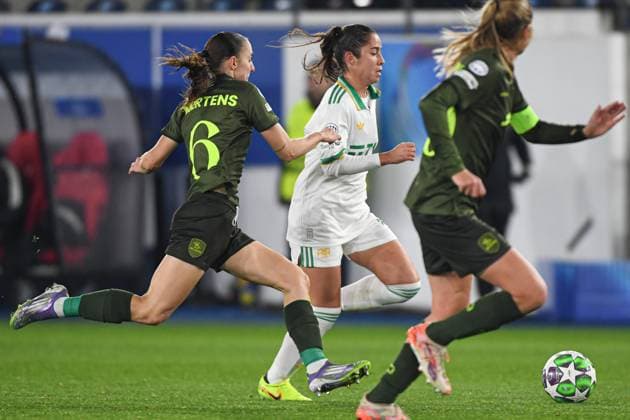 OHL Women s Zenia Mertens and Roma s Giulia Dragoni pictured in action during a soccer match between Oud-Heverlee Leuven Women and Italian AS Roma, Thursday 20 November 2025 in Leuven, game 4 (out of 6) in the league phase of the UEFA Women s Champions League competition. JILLxDELSAUX  x143044761x