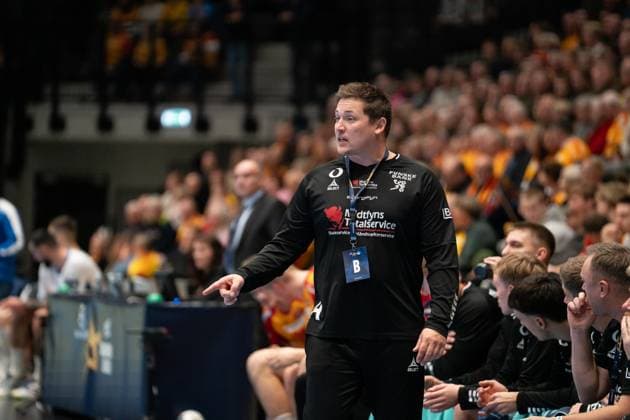 GOG v Orlen Wisla Plock, EHF Champions League, Svendborg, Denmark Svendborg, Denmark. 20th, November 2025. Head coach Kasper Christensen of GOG seen during the EHF Champions League match between GOG and Orlen Wisla Plock at Arena Svendborg in Svendborg. Denmark, Svendborg  Copyright: xGonzalesxPhoto KentxRasmussenx