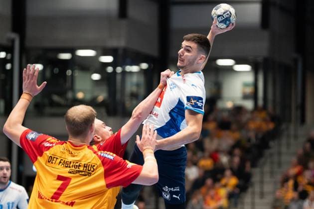 GOG v Orlen Wisla Plock, EHF Champions League, Svendborg, Denmark Svendborg, Denmark. 20th, November 2025. Gergo Fazekas (24) of Orlen Wisla Plock seen during the EHF Champions League match between GOG and Orlen Wisla Plock at Arena Svendborg in Svendborg. Denmark, Svendborg  Copyright: xGonzalesxPhoto KentxRasmussenx