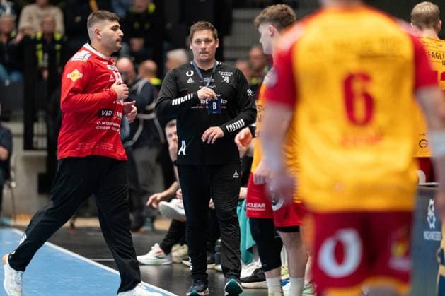 GOG v Orlen Wisla Plock, EHF Champions League, Svendborg, Denmark Svendborg, Denmark. 20th, November 2025. Head coach Kasper Christensen of GOG seen during the EHF Champions League match between GOG and Orlen Wisla Plock at Arena Svendborg in Svendborg. Denmark, Svendborg  Copyright: xGonzalesxPhoto KentxRasmussenx