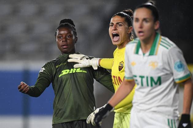 OHL Women s Kadhiya De Ceuster and Roma s Rachele Baldi pictured during a soccer match between Oud-Heverlee Leuven Women and Italian AS Roma, Thursday 20 November 2025 in Leuven, game 4 (out of 6) in the league phase of the UEFA Women s Champions League competition. JILLxDELSAUX  x143047640x