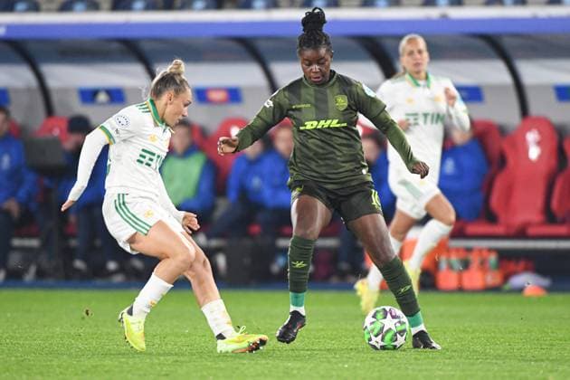 OHL Women s Kadhiya De Ceuster and Roma s Giada Greggi pictured in action during a soccer match between Oud-Heverlee Leuven Women and Italian AS Roma, Thursday 20 November 2025 in Leuven, game 4 (out of 6) in the league phase of the UEFA Women s Champions League competition. JILLxDELSAUX  x143047762x