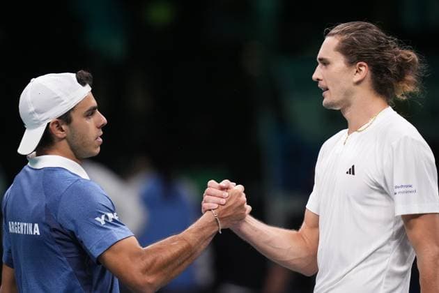 Alexander Zverev with Francisco Cerundolo at the end of the Davis Cup Finals 2025 Quarterfinals match between Francisco Cerundolo (Argentina) and Alexander Zverev (Germany) at Bologna Fiere, Bologna, Italy - November 20, 2025. - Tennis.  Copyright: xMassimoxPaolone LaPressex