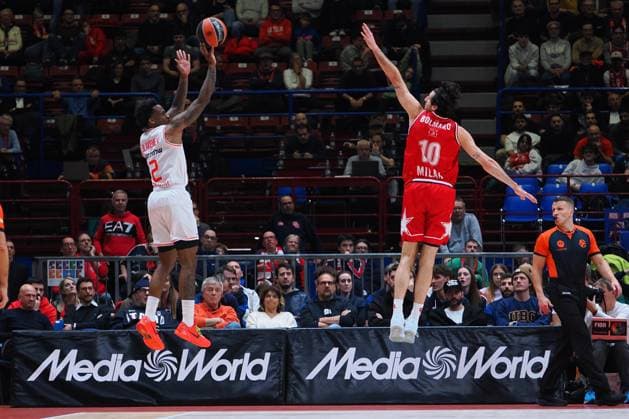 Antonio Blakeney (Hapoel IBI Tel Aviv) during Olimpia Milano vs Hapoel Tel Aviv, Basketball Euroleague match in Assago (MI), Italy, November 20 2025  Copyright: xSavinoxPaolella IPAxSportx xipa-agency.netx xx IPA_68184874 IPA_Agency_IPA68184874