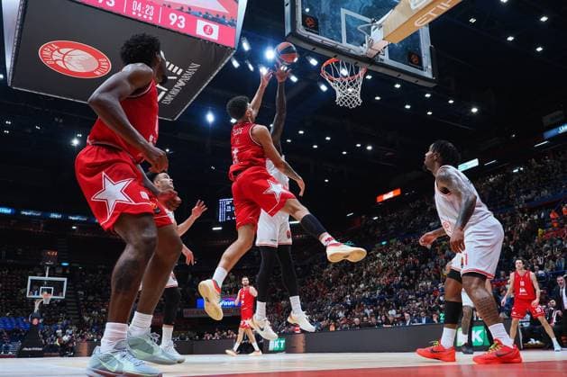 Quinn Ellis (EA7 Emporio Armani Olimpia Milano) during Olimpia Milano vs Hapoel Tel Aviv, Basketball Euroleague match in Assago (MI), Italy, November 20 2025  Copyright: xSavinoxPaolella IPAxSportx xipa-agency.netx xx IPA_68184897 IPA_Agency_IPA68184897