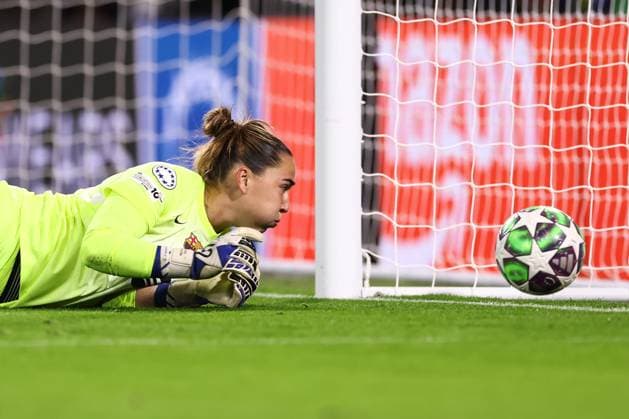 Chelsea gegen Barcelona 20. November 2025, London UEFA Women s Champions League Chelsea gegen Barcelona Barcelona Torhüterin Cata Coll Foto Jacques Feeney Abseits London UK  Copyright: xJacquesxFeeneyx xOffsidexOffside