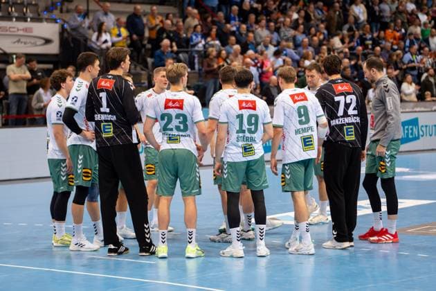 Handball I Men I Season 2025 2026 I Bundesliga I Matchday 13 I TVB Stuttgart GWD Minden I 20 11 2025 Disappointment at Minden after defeat Stuttgart Porsche Arena Baden Württemberg Germany Copyright: xLobeca MaxxPetershansx