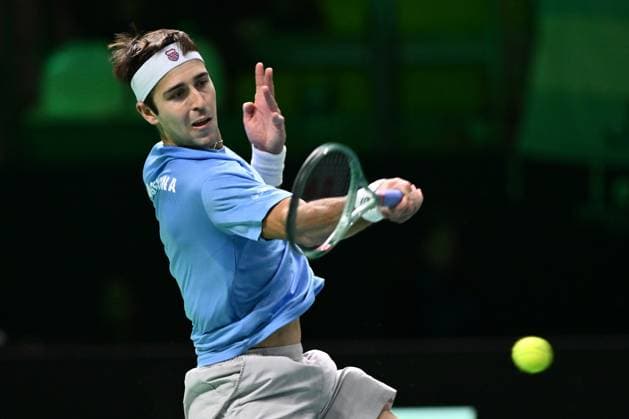 Davis Cup Finals 2025 Tomas Martin Etcheverry of Argentina is in action during the Davis Cup Quarter-Final match between Tomas Martin Etcheverry of Argentina and Jan-Lennard Struff of Germany at Supertennis Arena - Bolognafiere in Bologna, Italy, on November 20, 2025. Bologna Italy Italy  Copyright: xDomenicoxCippitellix originalFilename:cippitelli-itatomas251120_np2Xh.jpg
