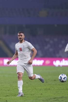 18 November 2025 : Majid Hosseini of Iran national team, Nationalteam full lenght during the FIFA football friendly international soccer match between Uzbekistan National team and Iran national team at Al Maktoum Stadium stadium, Dubai city.UAE Uzbekistan National team v Iran national team, pre World Cup 2026 Copyright: xSebastianxFrejx