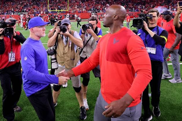 November 20, 2025, Houston, Texas, U.S: Houston Texans head coach Demeco Ryans shakes hands with Buffalo Bills head coach Sean McDermott following the game between the Houston Texans and the Buffalo Bills at NRG Stadium in Houston, TX on November 20, 2025. Houston won, 23-19. Houston U.S - ZUMAw137 20251120_aap_w137_073 Copyright: xErikxWilliamsx
