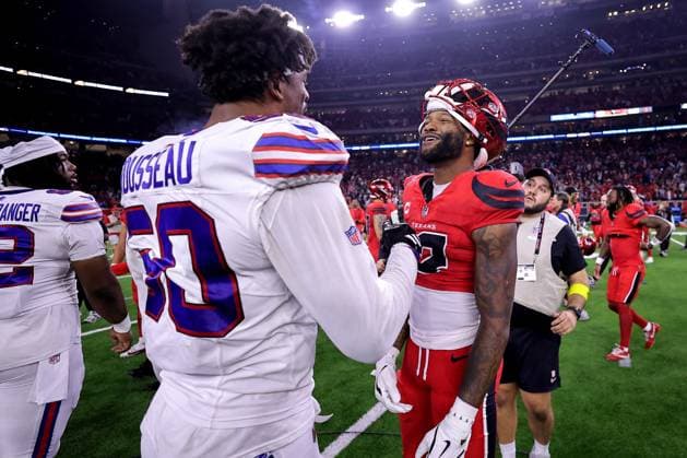 November 20, 2025, Houston, Texas, U.S: Houston Texans wide receiver Nico Collins (12) talks with Buffalo Bills defensive end Greg Rousseau (50) following the game between the Houston Texans and the Buffalo Bills at NRG Stadium in Houston, TX on November 20, 2025. Houston won, 23-19. Houston U.S - ZUMAw137 20251120_aap_w137_077 Copyright: xErikxWilliamsx