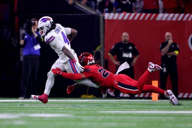 November 20, 2025, Houston, Texas, U.S: Buffalo Bills running back James Cook III (4) is tackled by Houston Texans safety Jaylen Reed (23) while carrying the ball during the fourth quarter of the NFL, American Football Herren, USA game between the Houston Texans and the Buffalo Bills at NRG Stadium in Houston, TX on November 20, 2025. Houston U.S - ZUMAw137 20251120_aap_w137_086 Copyright: xErikxWilliamsx