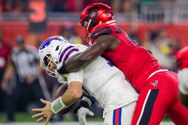 November 20, 2025: Houston Texans defensive end Will Anderson Jr. (51) brings down Buffalo Bills quarterback Josh Allen (17) during a game between the Buffalo Bills and the Houston Texans in Houston, TX. .. CSM - ZUMAc04_ 20251120_zma_c04_200 Copyright: xTraskxSmithx